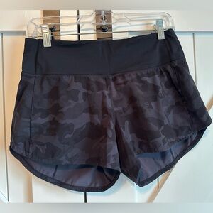 Lululemon Hotty Hot shorts 4” size 6